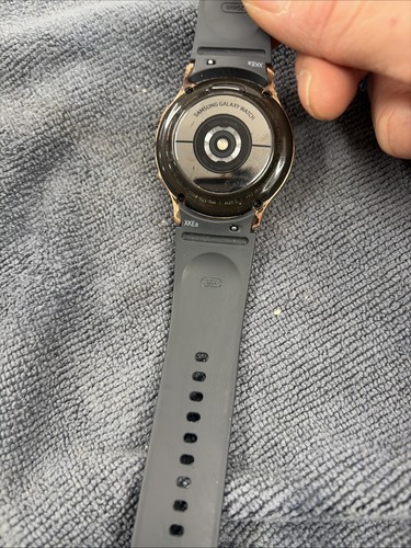 Samsung Galaxy Watch Active2 - (Bluetooth) 40mm Pink w/ Pink Sport Band - Picture 8 of 9