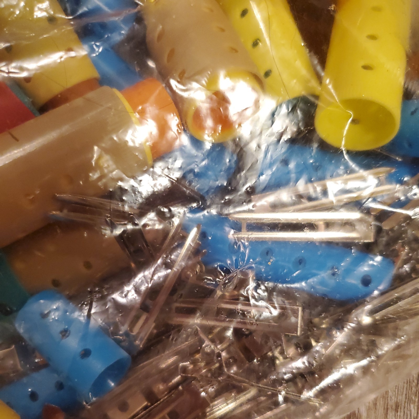 Vtg  Graduated Assorted Sizes Nesting Plastic Hai… - image 2