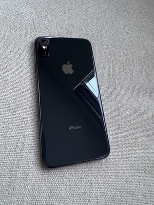 Apple iPhone XS Max 256GB Unlocked Smartphone