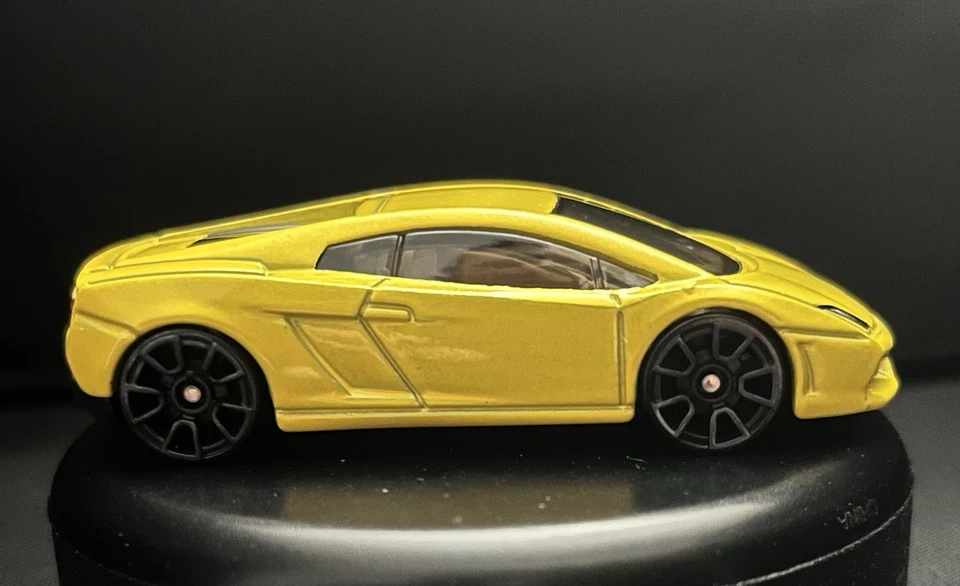 Lamborghini Gallardo LP 560-4 🟡Model Diecast Car 1:64 Mattel Hot Wheels Diorama - Image 2 of 4