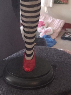 RUBY SLIPPER NOVELTY LAMP FROM WIZARD OF OZ MOVIE