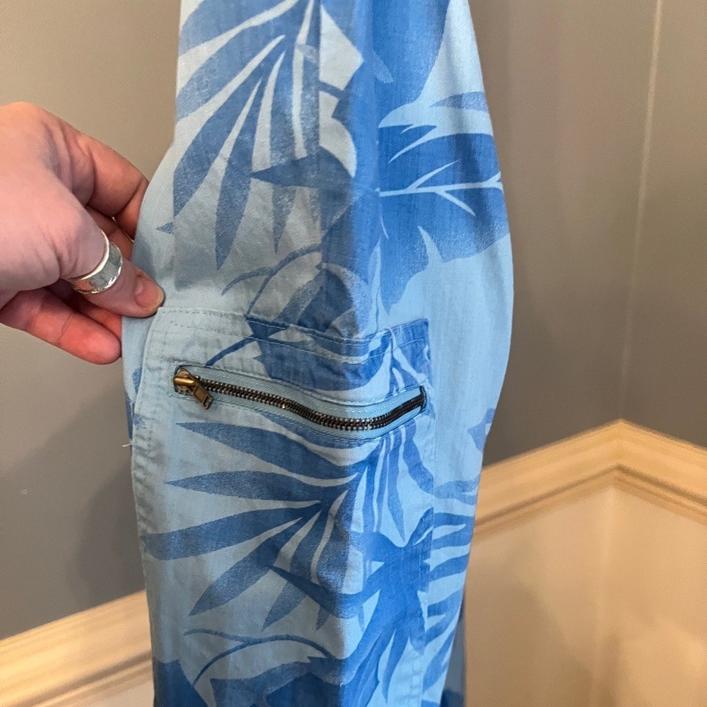 Izod Blue Leaf Patterned Pants capri - image 3