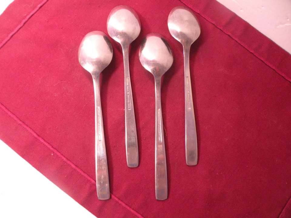 Juego de 4 cucharas soperas ovaladas Oxford Hall de acero inoxidable MOONSCAPE 7 5/8" B Foto 4 de 4