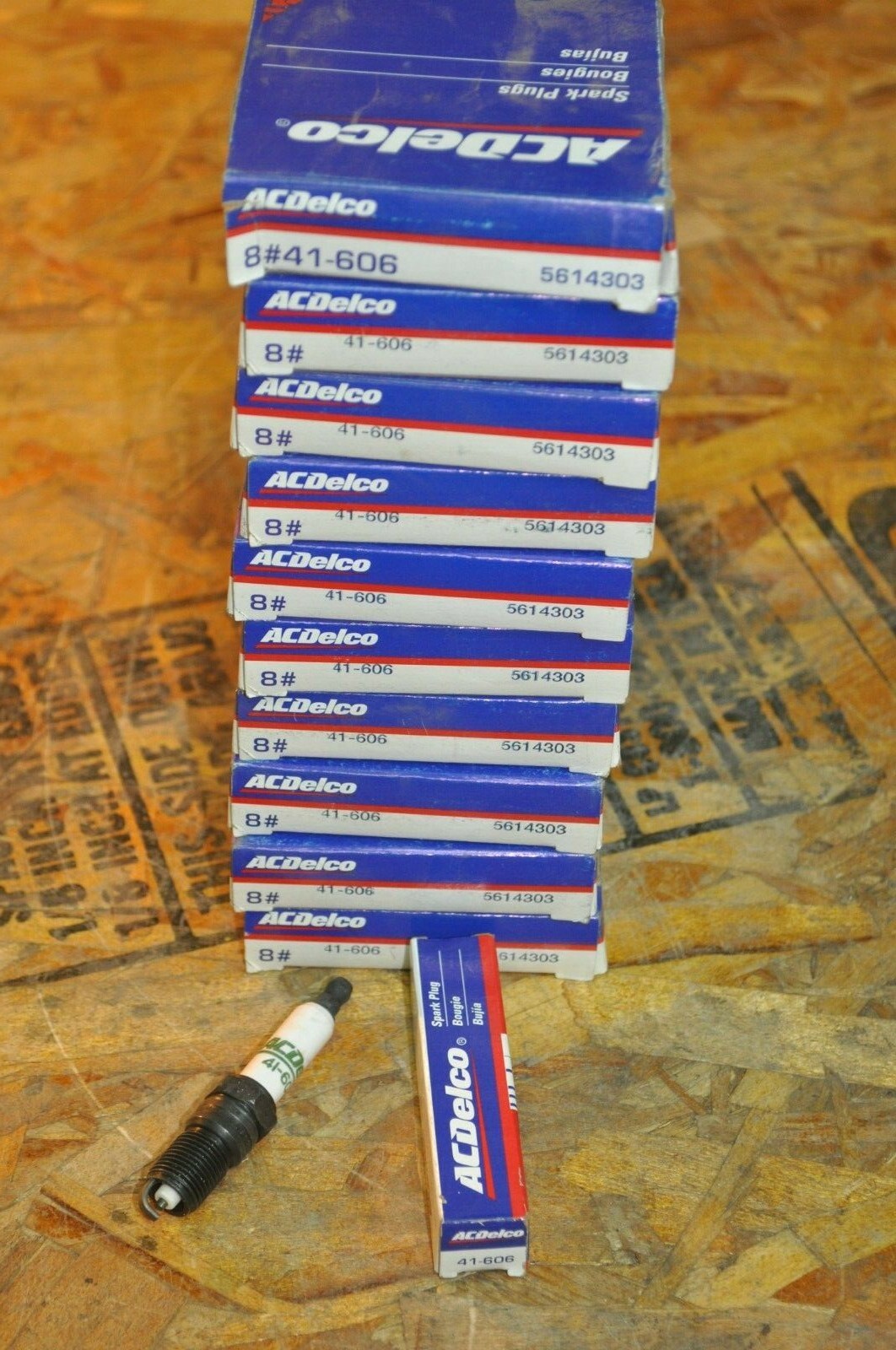 PACK OF 8 AC DELCO 41-606 CONVENTIONAL SPARK PLUGS NOS FREE SHIPPING