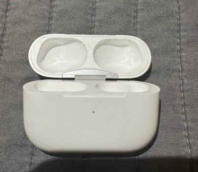 Apple AirPods Pro with MagSafe Wireless Onlt Charging Case - White