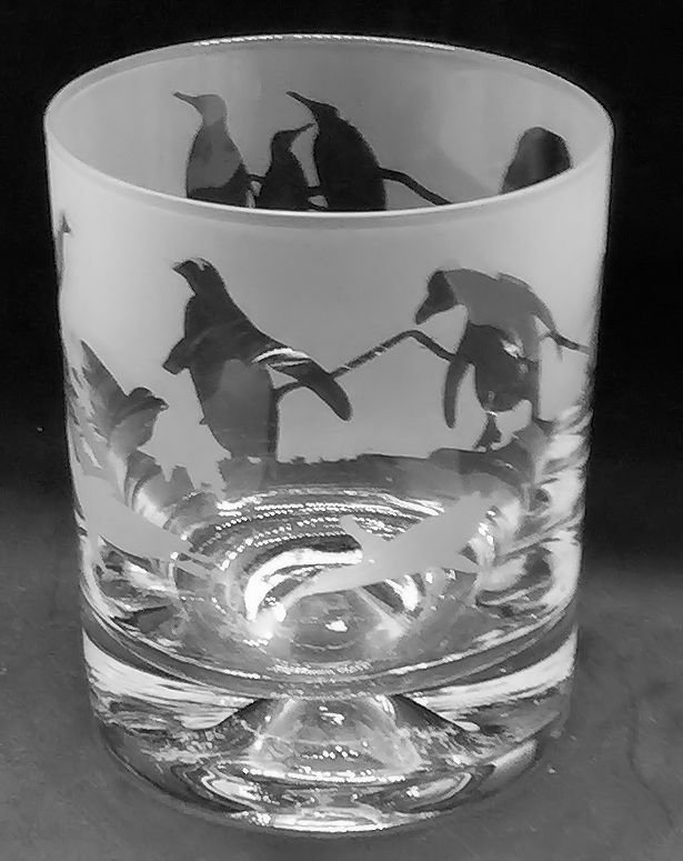 PENGUIN Frieze Boxed 30cl Glass Whisky Tumbler