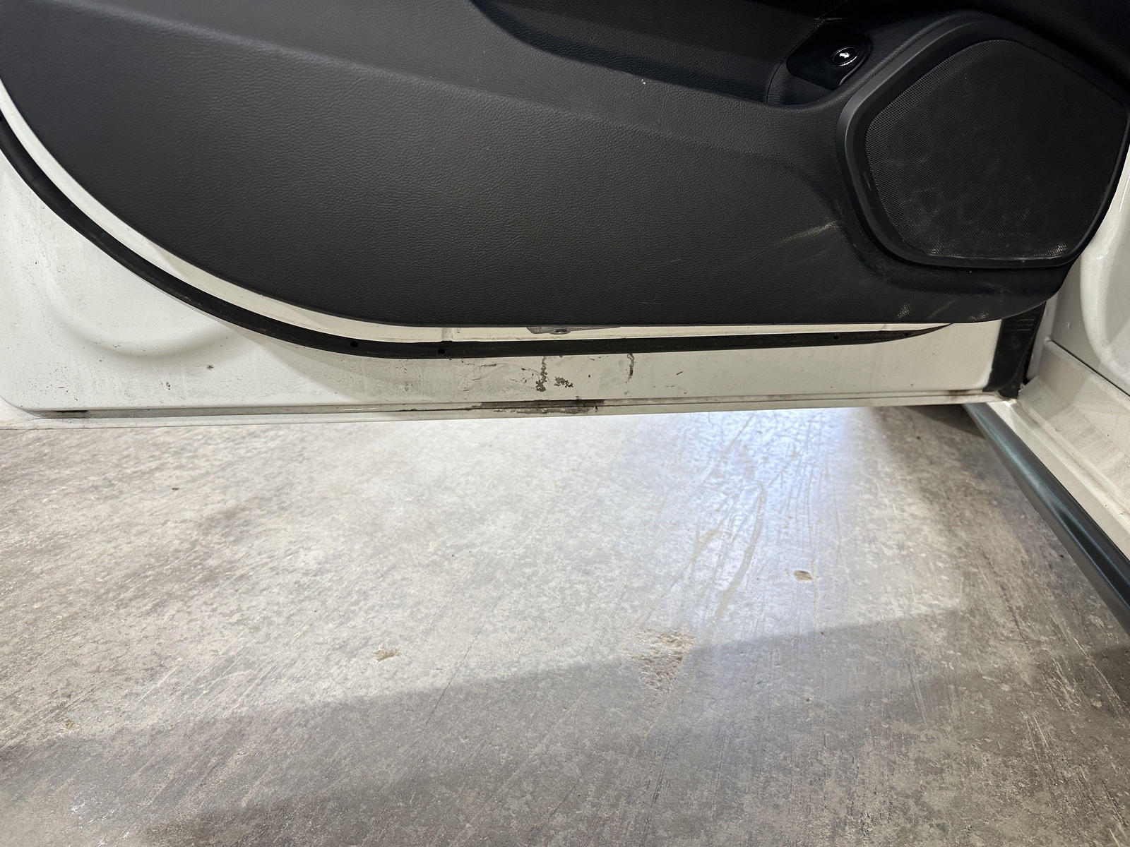 14-22 MASERATI GHIBLI DRIVER LEFT FRONT DOOR BIANCO WHITE PAINT 268