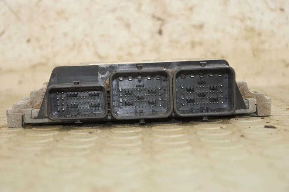 23920 Centralina motore Citroen C4 Picasso 1.6 HDi dal 2010 al 2013 cod 98002689 - Immagine 3 di 4