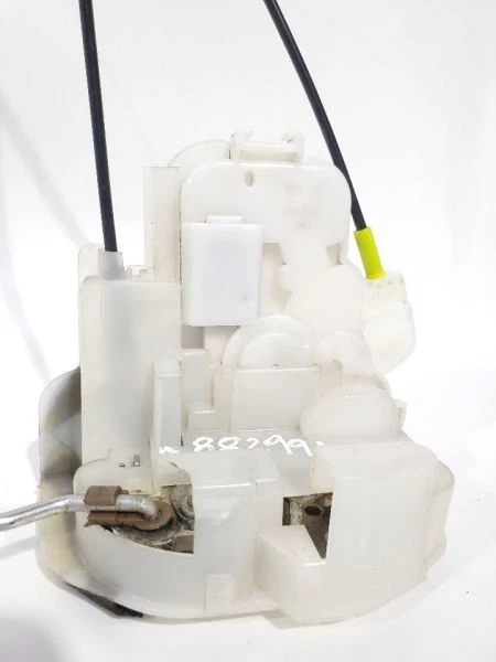 Subaru Impreza 2008 OEM actuador de cerradura de puerta delantera derecha  Foto 3 de 4