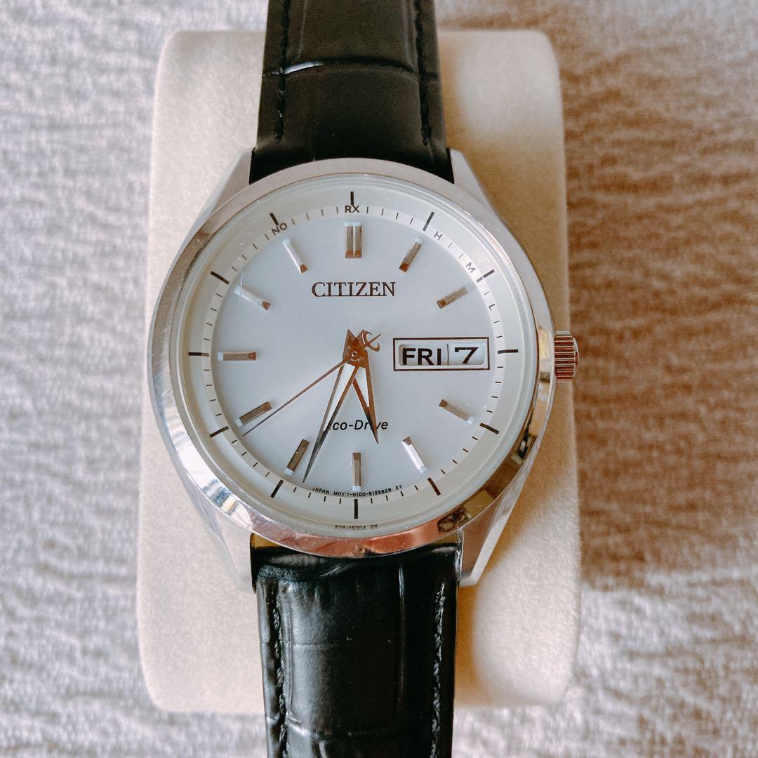 Citizen Eco-Drive H100-S113156 Day Date Radio controlled White 