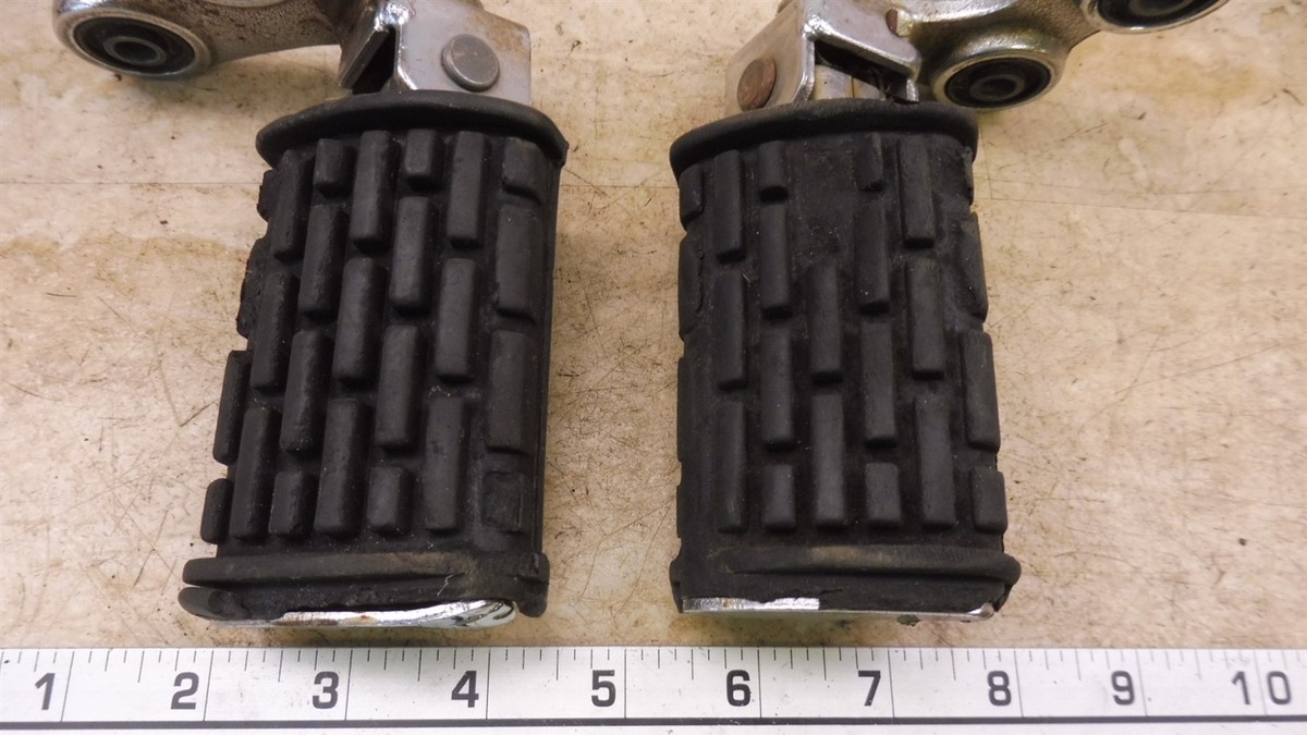 1987 Yamaha XVZ1300 Venture Royale Y371> foot pegs left right set