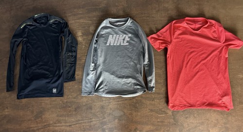 74 NIKE SPORTBEKLEIDUNG HERREN DAMEN JUGEND SHIRTS OBERTEILE HOSE SHORTS GEMISCHTE GRÖSSEN PAKET - Bild 13 von 19