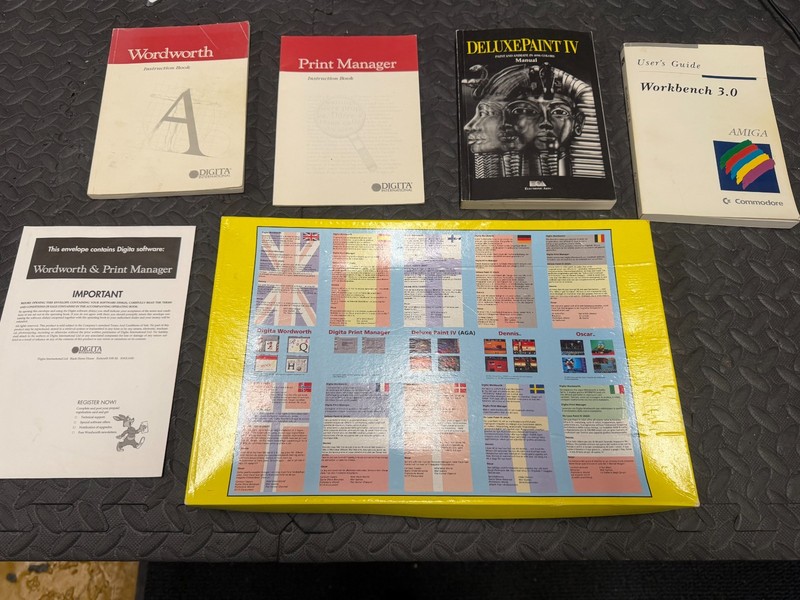 Software Pack for Amiga 1200 Desktop Dynamite Pack - Please Read