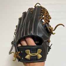 Under Armour Outfield Baseball Glove Leather Black Gold Logo Used