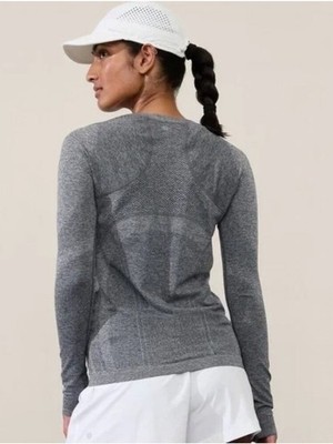 Athleta Gray Long-Sleeve Seamless Performance Top