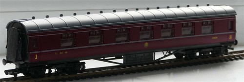 Airfix 54202 60' LMS Composite Coach 3936 in Maroon Livery, top, boxed  | Zustand: Used