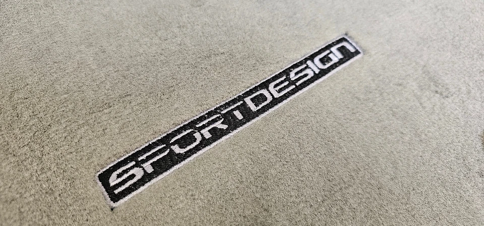 Alfombrillas grises nuevas Lexus IS300 SPORTDESIGN OEM DESCONTINUADAS PT208-53036-01 Foto 2 de 3