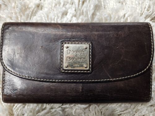 Vintage Dooney & Bourke braune Leder Geldbörse dreifach faltbar Clutch Druckknopf Paisley Reißverschluss