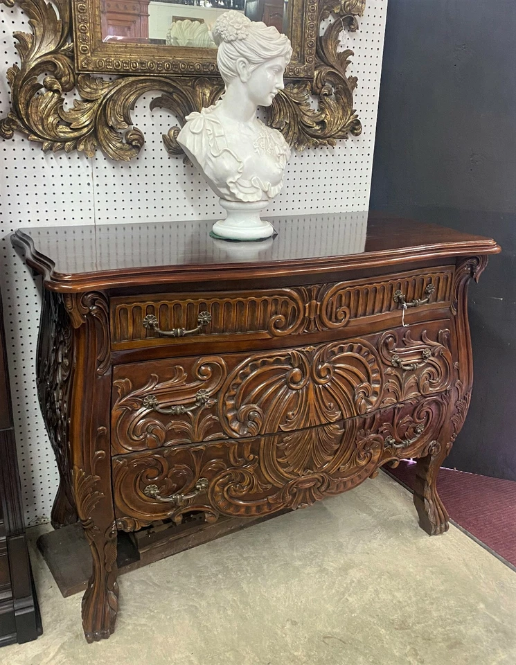 Consola cofre estilo antiguo campestre francés serpentina tallada a mano caoba Foto 2 de 4