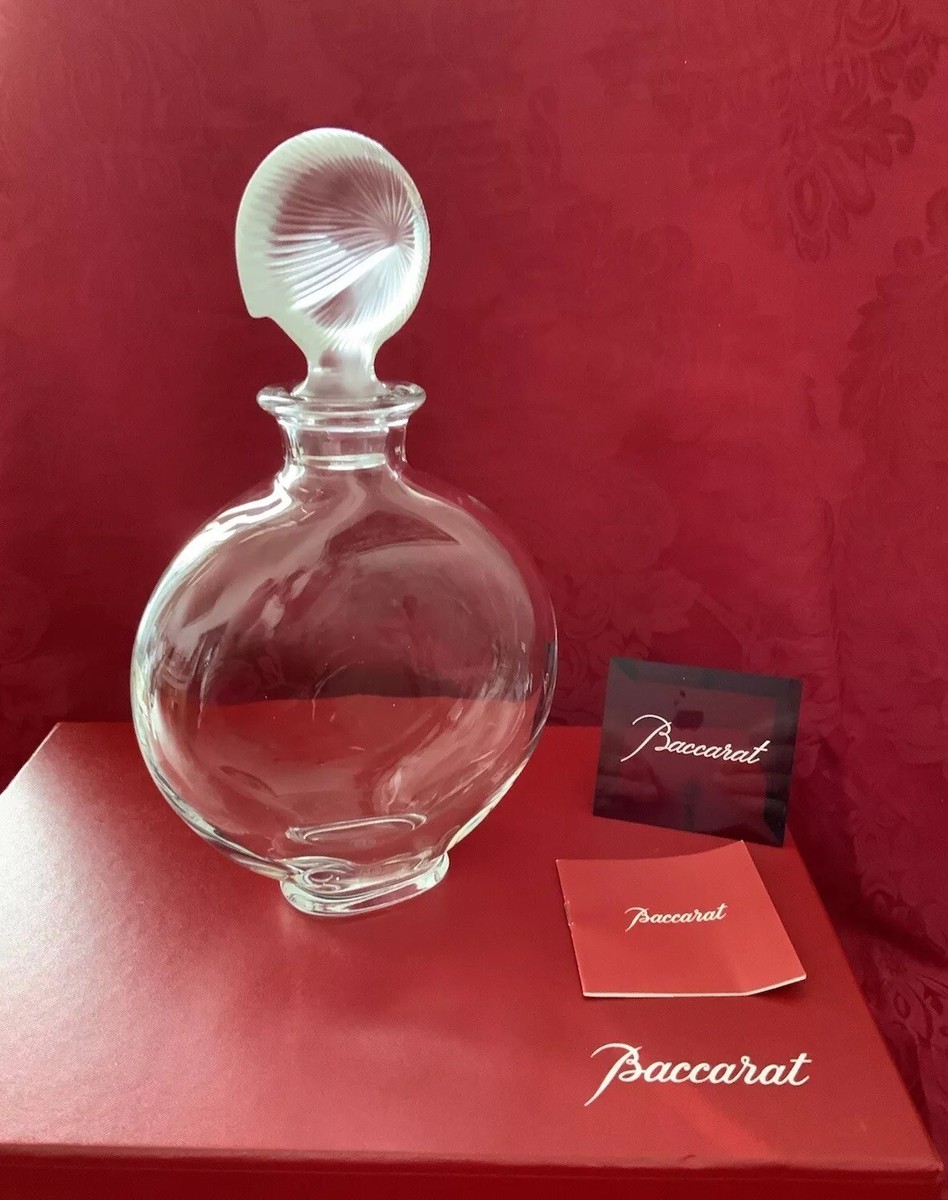 NIBFLAWLESS Unique BACCARAT France Glass NAUTILUS SHELL