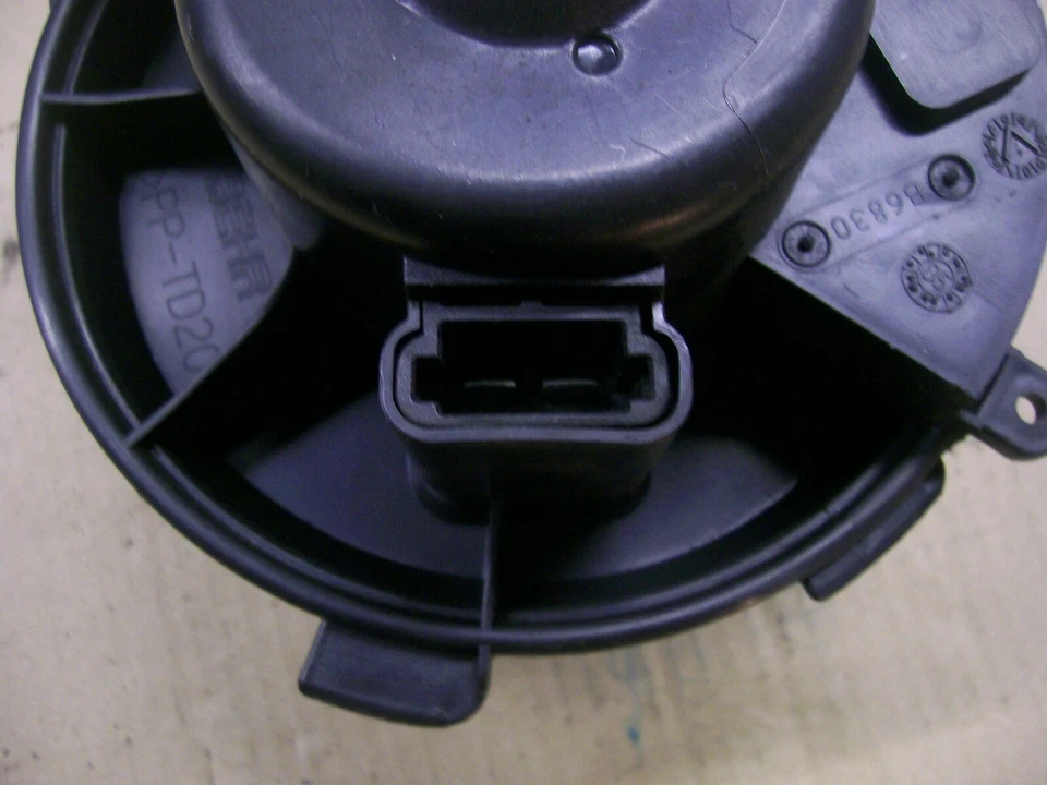 PEUGEOT 206 CC CALENTADOR VENTILADOR MOTOR APAGADO 2006 REG 3 PUERTAS B6830 BEHR II Foto 3 de 4