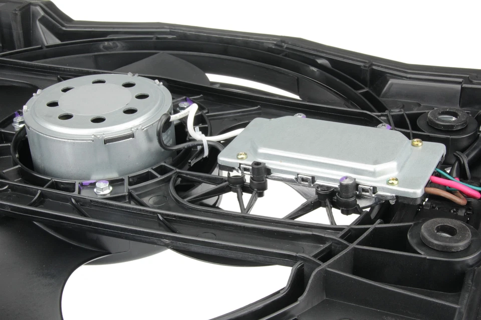 Ventilador condensador aire acondicionado URO para BMW 325xi 2001-2005 Foto 3 de 4