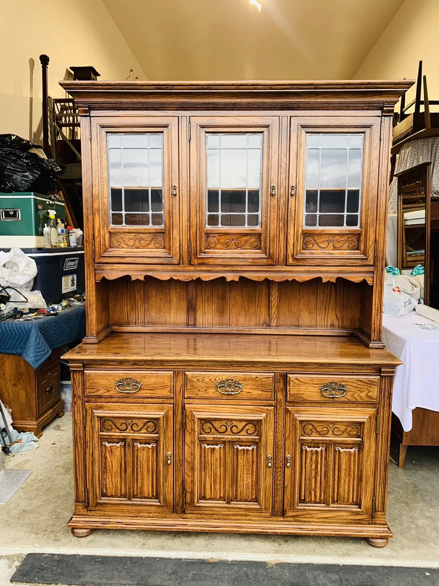 Beautiful Ethan Allen Mission Oak China Hutch Cabinet W Charter Leaded Glass