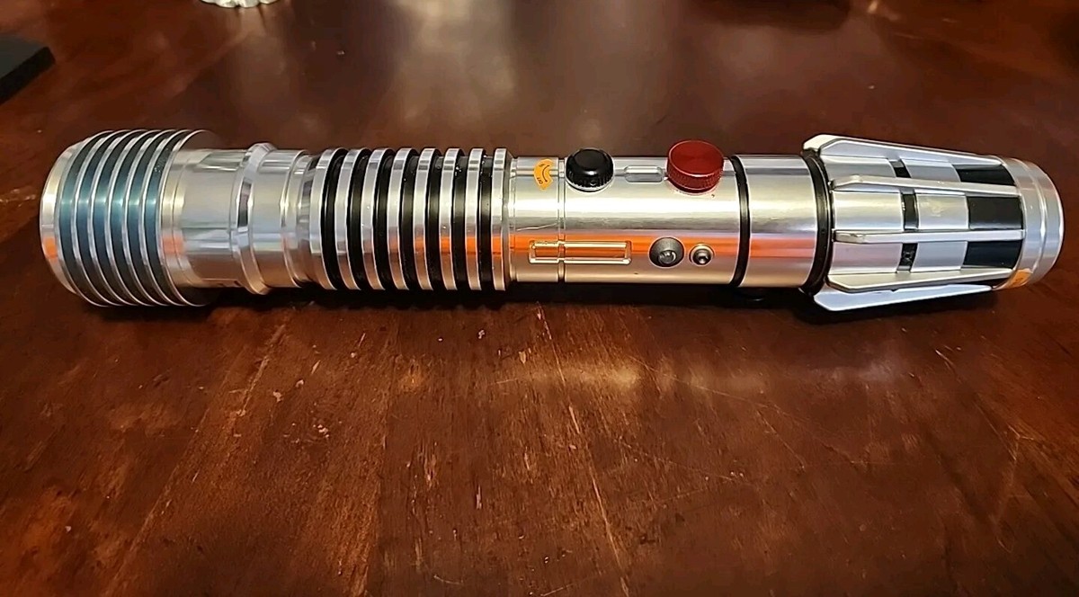 ☆LOOK☆ 🪐~Original Star Wars Plo Koon Lightsaber HILT~💫 ☆NICE