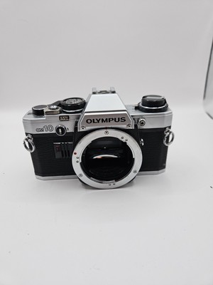 Olympus OM10 analoge Spiegelreflexkamera 35 mm Gehäuse   fast neuwertiger Zustand