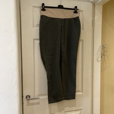 Gap everyday khaki maternity pants. Size 8