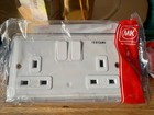 5 x MK MH4347 WHIC 2G DP Dual Earth Switch Socket White -New Swapable Face Type