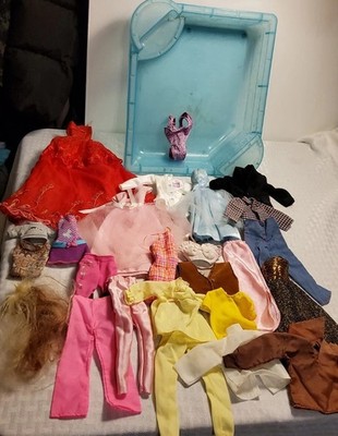 Barbie Doll swiming Pool With 24 Clothing Items Snap And  Stick Together (15)