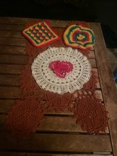 5 Pack - 3 x Assorted Vintage Retro Hand Made Crochet Doilies & 2 x Pot Holders
