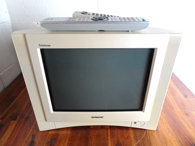 Sony Trinitron KV-13FS110 13'' Color CRT TV w/ Remotes Retro Gaming 2003 PLS READ