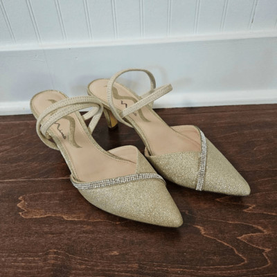 Nina Beckie Dress Pump Size 6 in Platino
