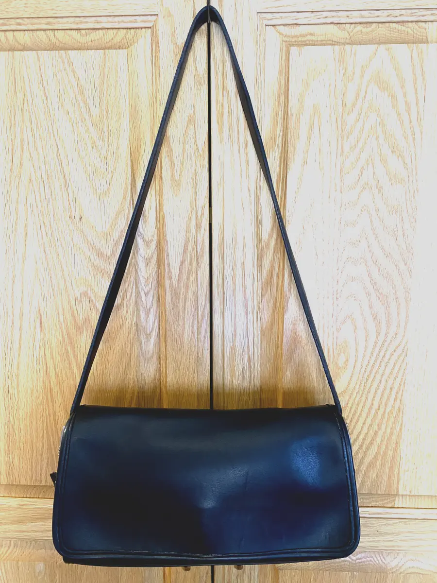 Vintage 1990s COACH Black Leather Shoulder Bag / Flap - Made in
