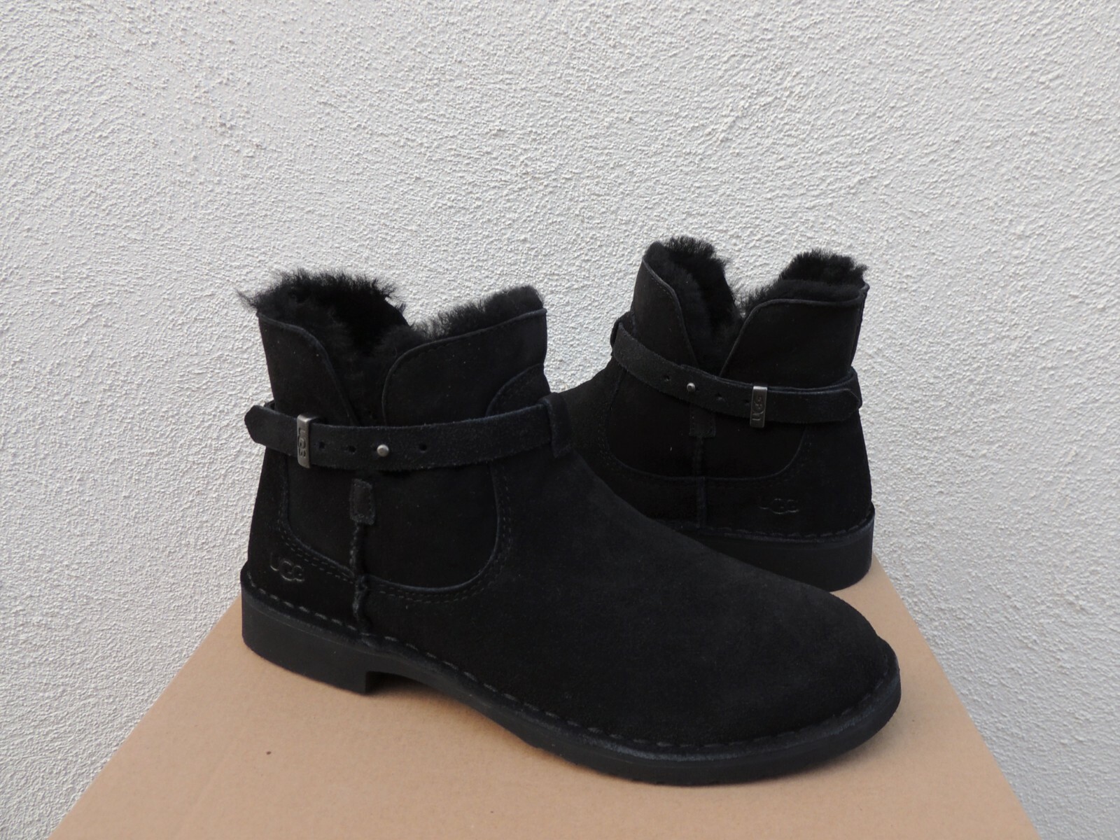 UGG ELISA BLACK SUEDE/ SHEEPSKIN ANKLE 