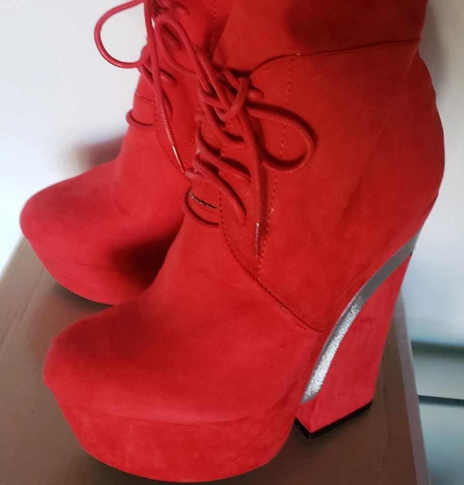 NUEVAS Botas de Vestir Para Mujer Talla 6 FAHRENHEIT Tacón Alto Color Rojo Nuevas en Caja Foto 2 de 4