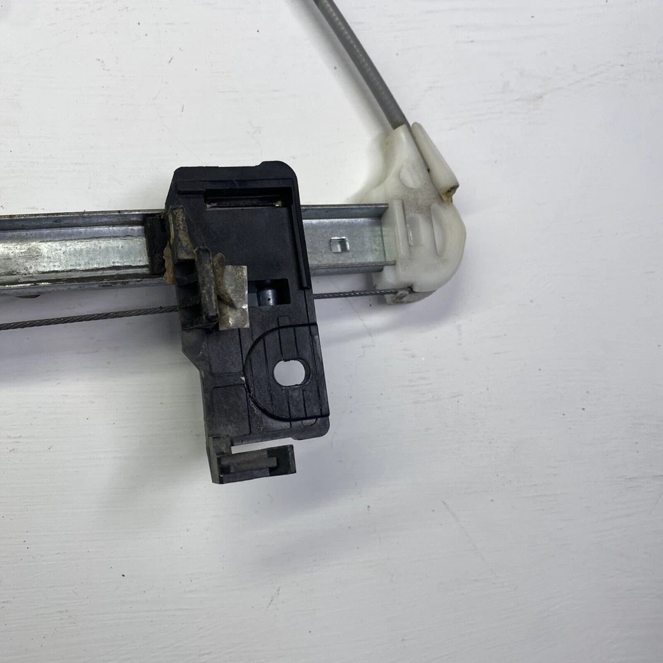 Regulador de ventana de puerta trasera izquierda Mazda 6 2004-2008 sin motor OEM Foto 4 de 4