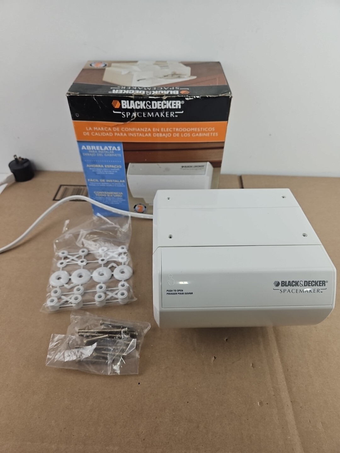 Black & Decker CO100 Spacemaker Under Mount Can Opener Vtg NEW