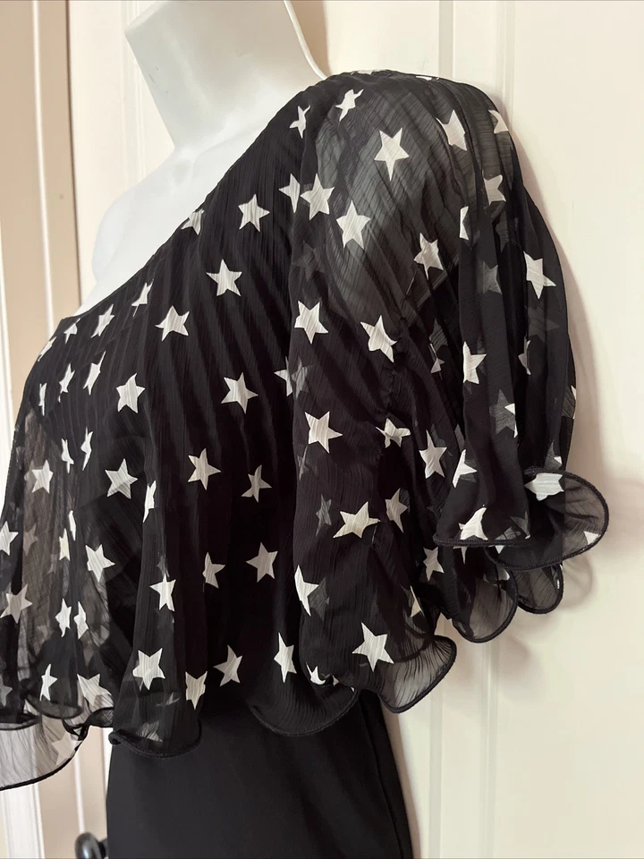 UN DEUX TROIS ESTRELLAS VOLANTE CAPRICHOSO CÓCTEL FORMAL JUNIORS 16 / MUJER XS Foto 3 de 4