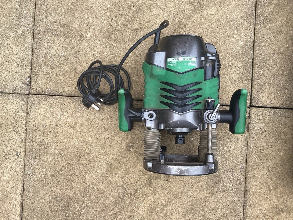 Hitachi M12V2 Router 1/2