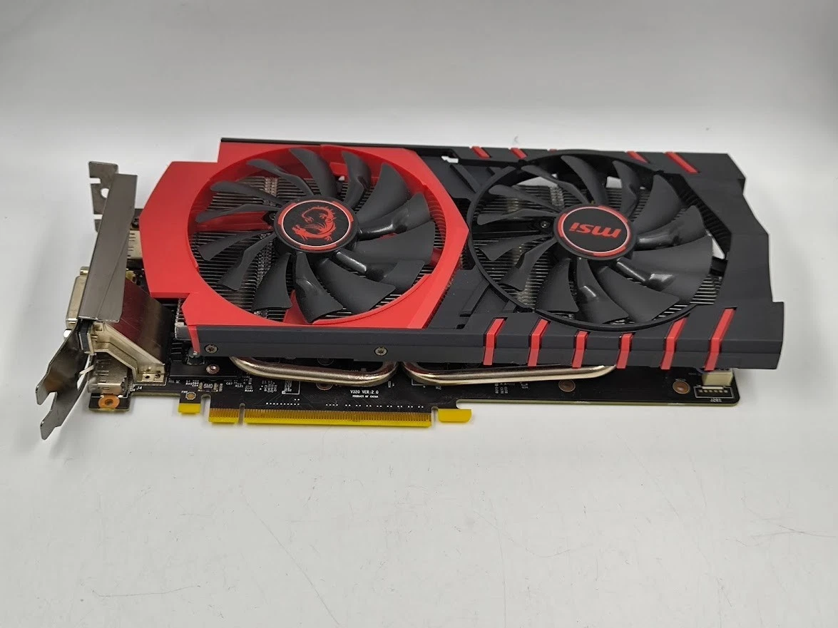MSI GeForce GTX 950 OC V1 vs Nvidia Titan V: ¿cuál es la diferencia