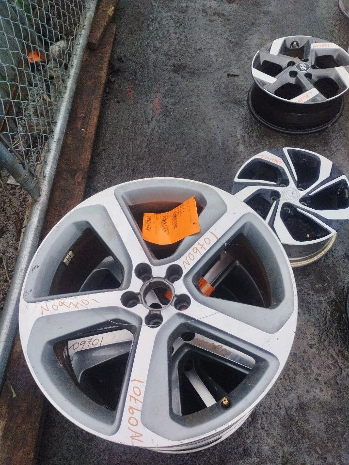 Used Wheel fits: 2014 Audi Q5 19x8 5 spoke arm spoke Grade A - Image 2 of 4