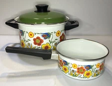Vintage Floral Scandinavian Enamelware 3.5Qt 9” Pot Lid 4 Cup 6” Pan No Lid READ