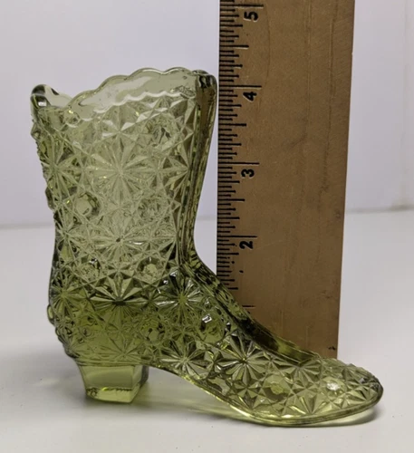 Vintage Fenton Green Glass Daisy & Button Pattern Boot Shoe 4 1/4" small chip