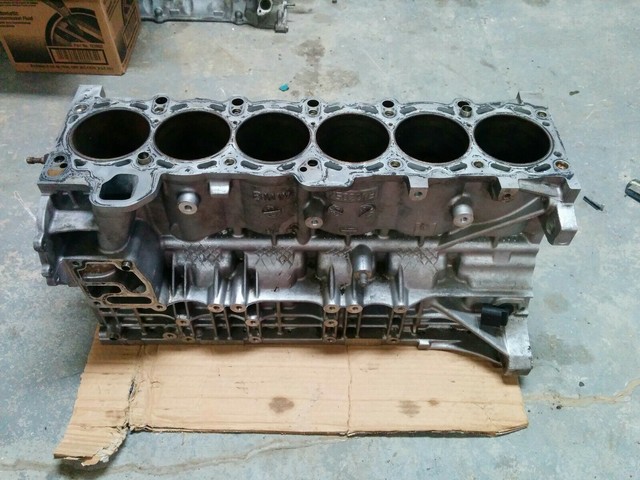 7502903 bmw двигатель