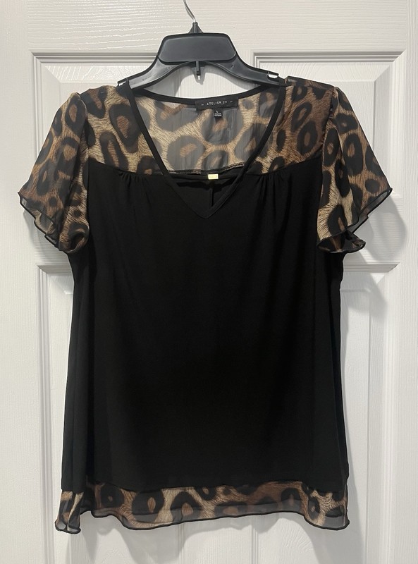 Animal Print Blouse Women Large  Sleeves V-Neck w/Bar Size Large