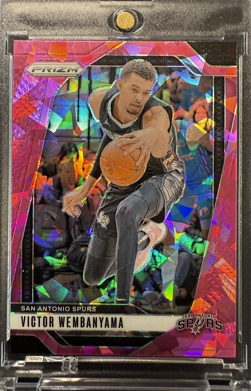 Victor Wembanyama RARE PINK CRACKED ICE HOLO REFRACTOR SP INVESTMENT CARD MINT