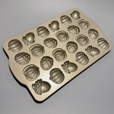 Nordic Ware Fall Autumn Cakelet Muffin Mold B...